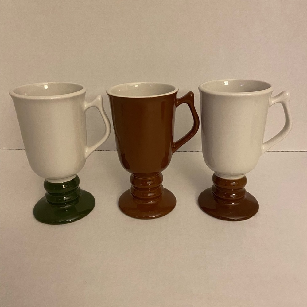 Vintage Hall Pedestal Coffee Mugs